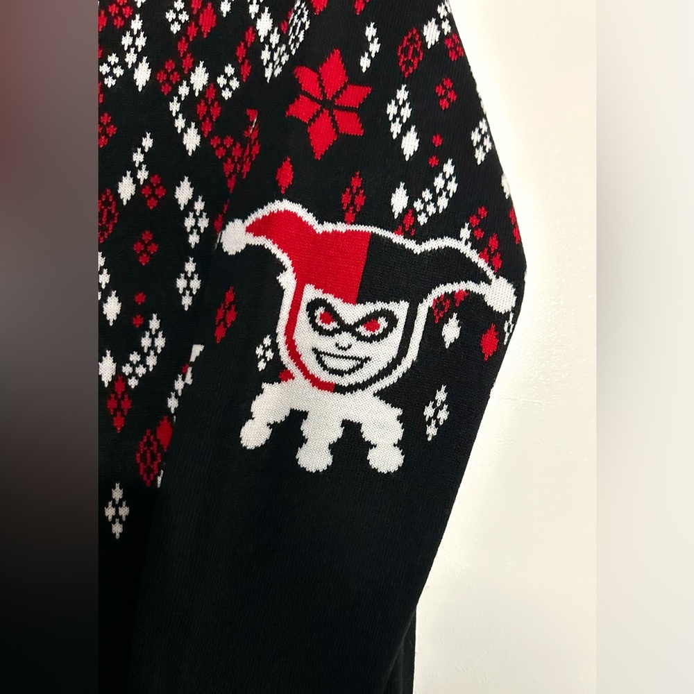 Harley Quinn Sweater NWOT XL - Picture 2 of 7